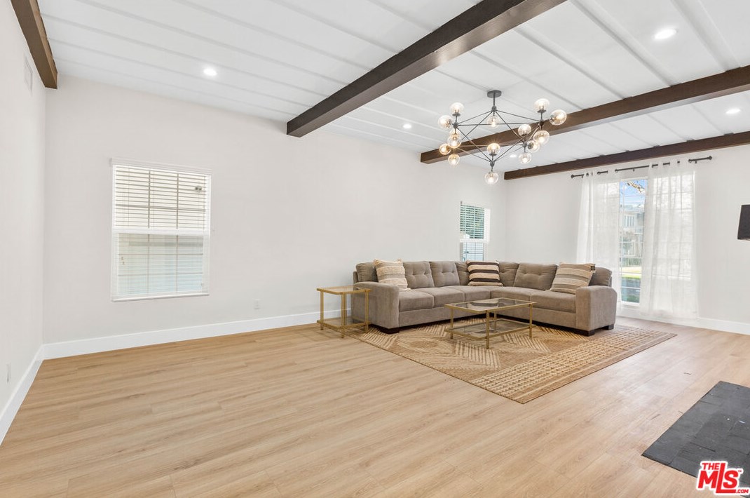 114 Harper Ave, Los Angeles CA  90048-3504 exterior