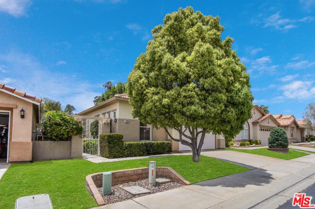 665 Twin Hills Dr, Banning CA  92220-5229 exterior