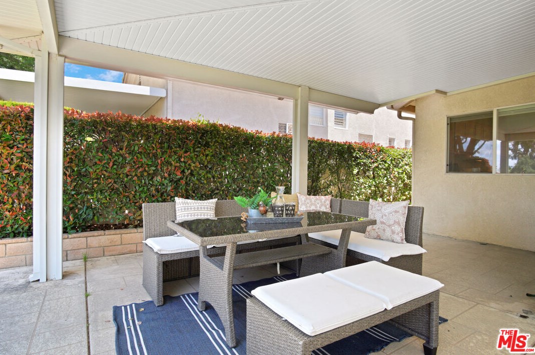 665 Twin Hills Dr, Banning CA  92220-5229 exterior