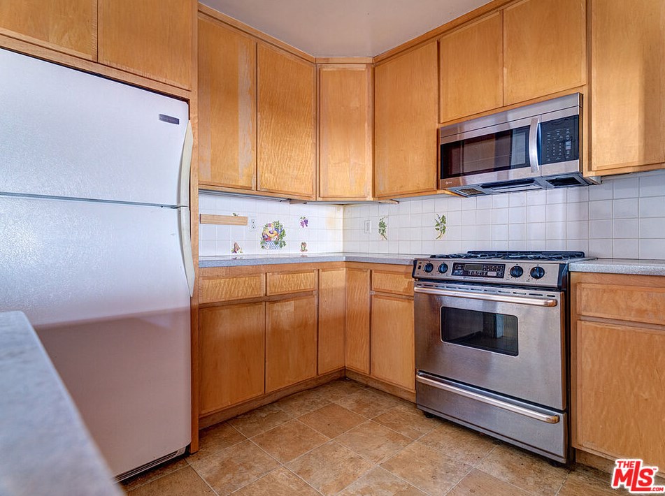 3612 Maplewood Ave, Los Angeles CA 90066-3022 exterior