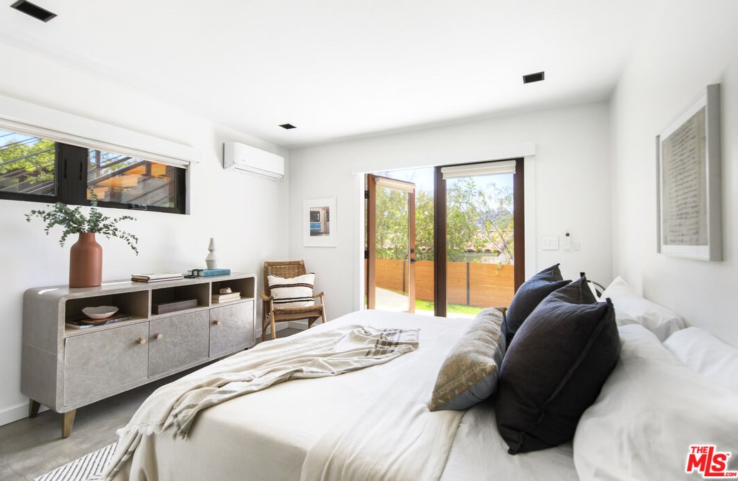 2326 Ewing St, Los Angeles CA  90039-3125 exterior