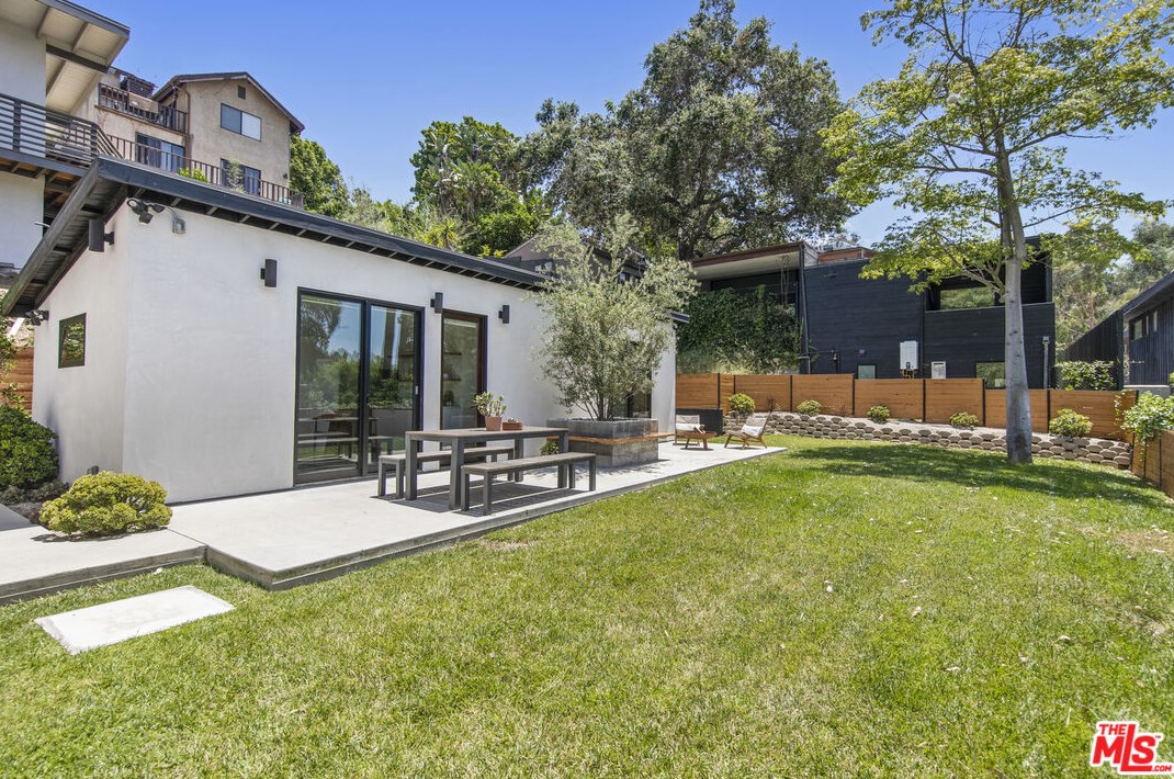 2326 Ewing St, Los Angeles CA  90039-3125 exterior