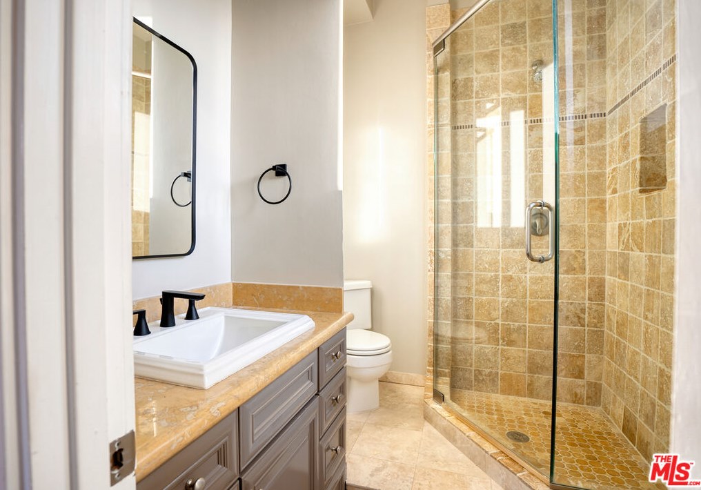 9023 Cynthia St, Los Angeles CA  90069-4829 exterior