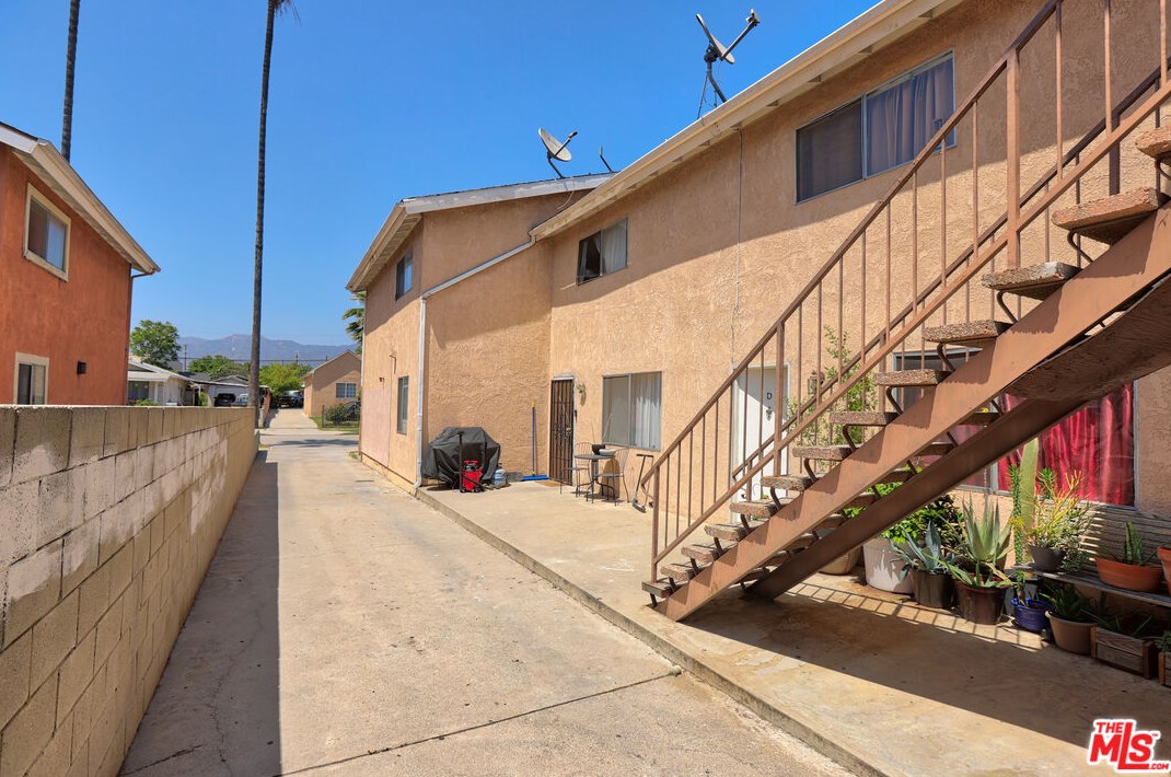 4122 Sequoia St, Los Angeles CA  90039-1119 exterior