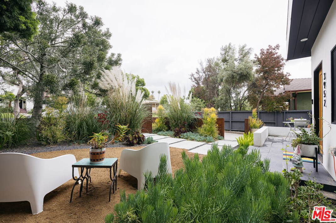 3952 Revere Ave, Los Angeles CA  90039-1622 exterior