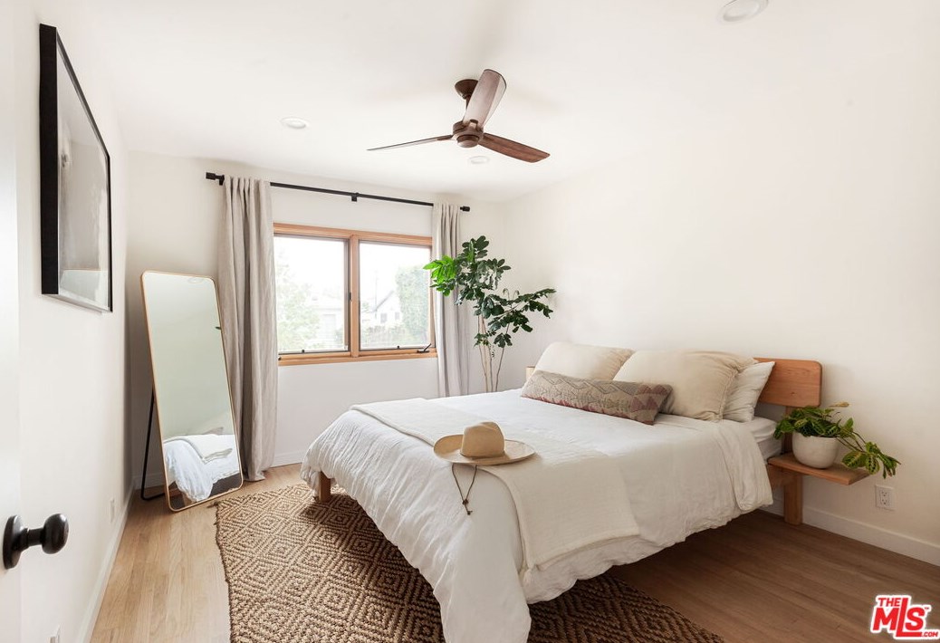 3111 Madera Ave, Los Angeles CA  90039-2324 exterior