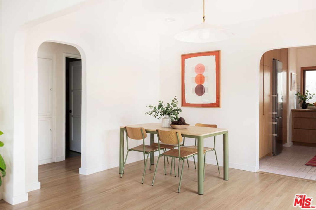 3111 Madera Ave, Los Angeles CA  90039-2324 exterior