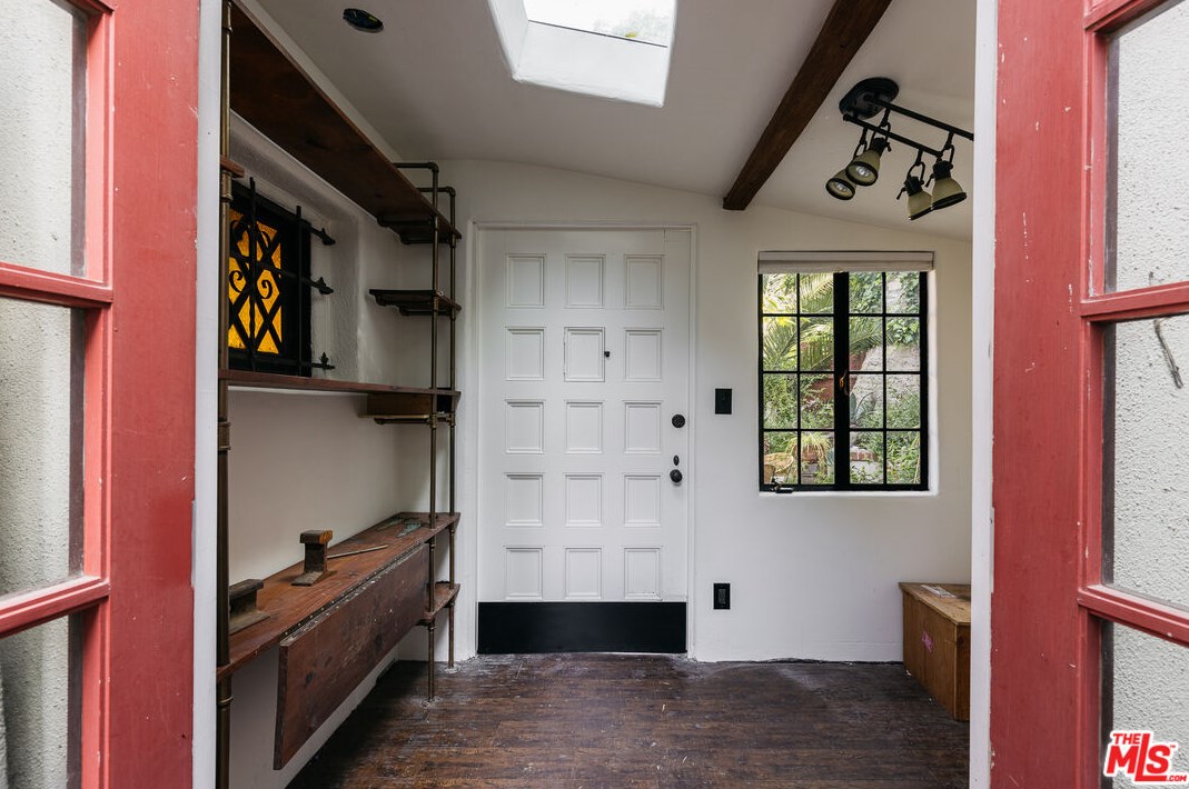 2443 Gower St, Los Angeles CA  90004-1303 exterior
