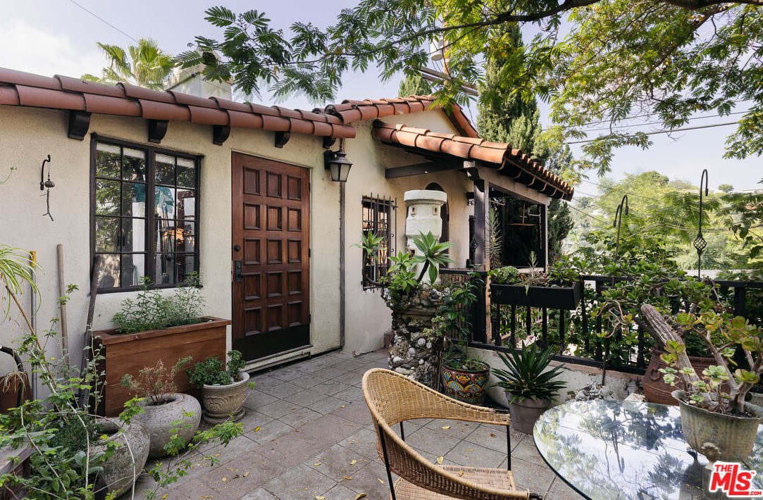 2443 Gower St, Los Angeles CA  90004-1303 exterior
