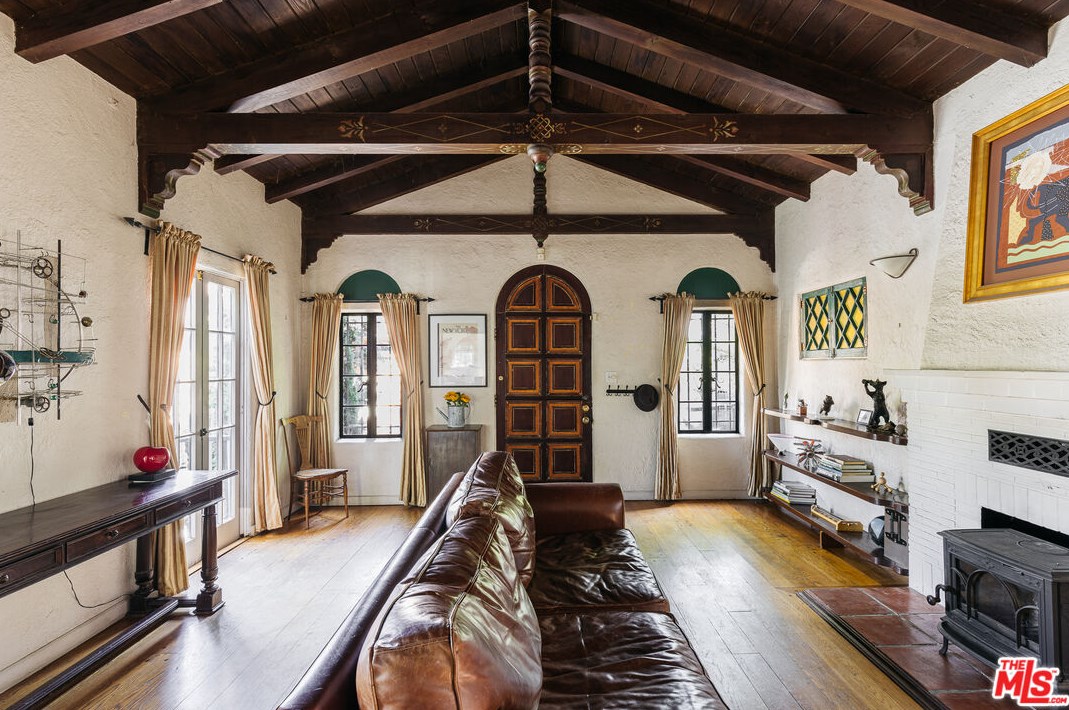 2443 Gower St, Los Angeles CA  90068-2257 exterior