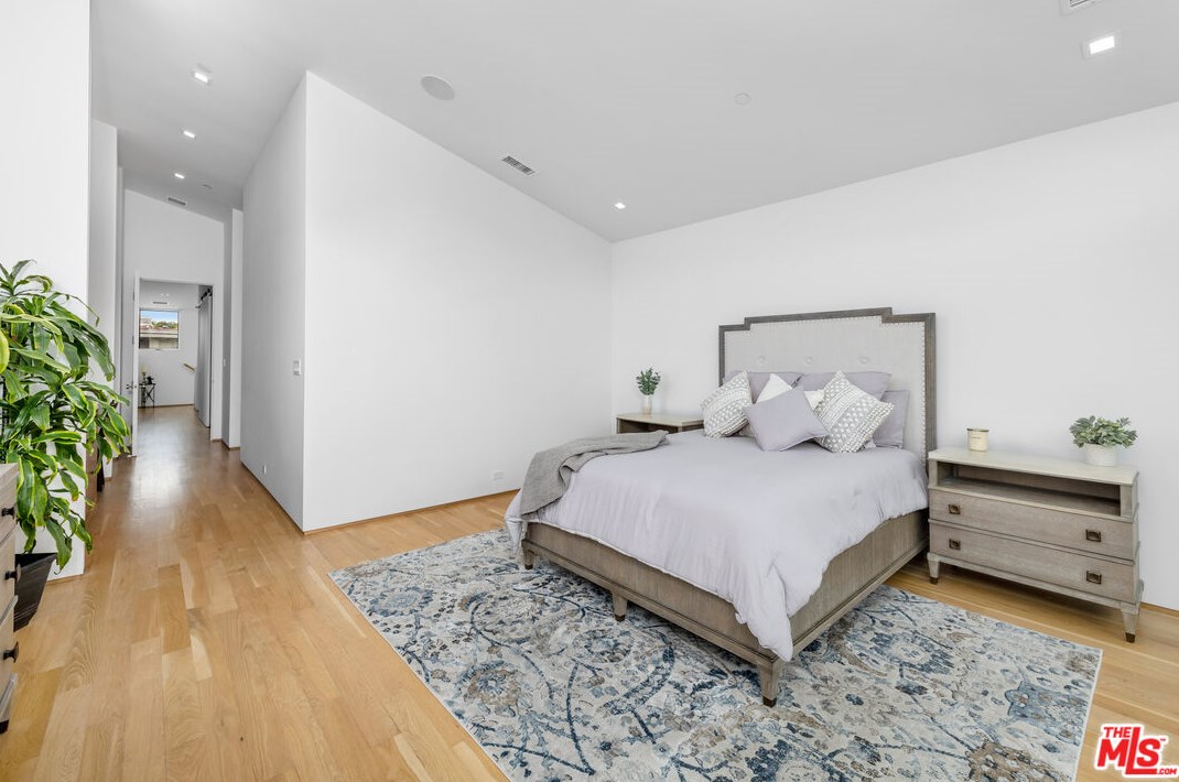 3632 Greenwood Ave, Los Angeles CA  90066-3018 exterior