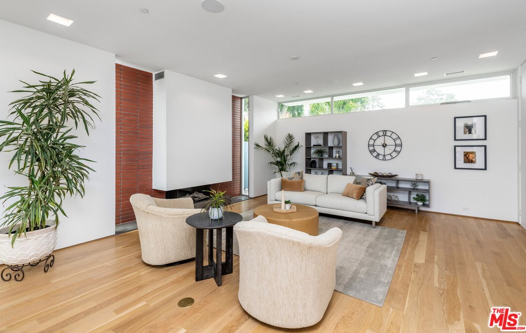 3632 Greenwood Ave, Los Angeles CA  90066-3018 exterior
