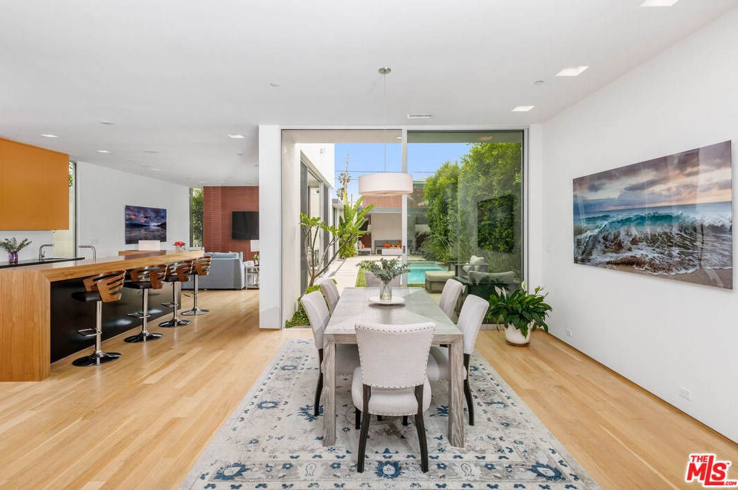 3632 Greenwood Ave, Los Angeles CA  90066-3018 exterior