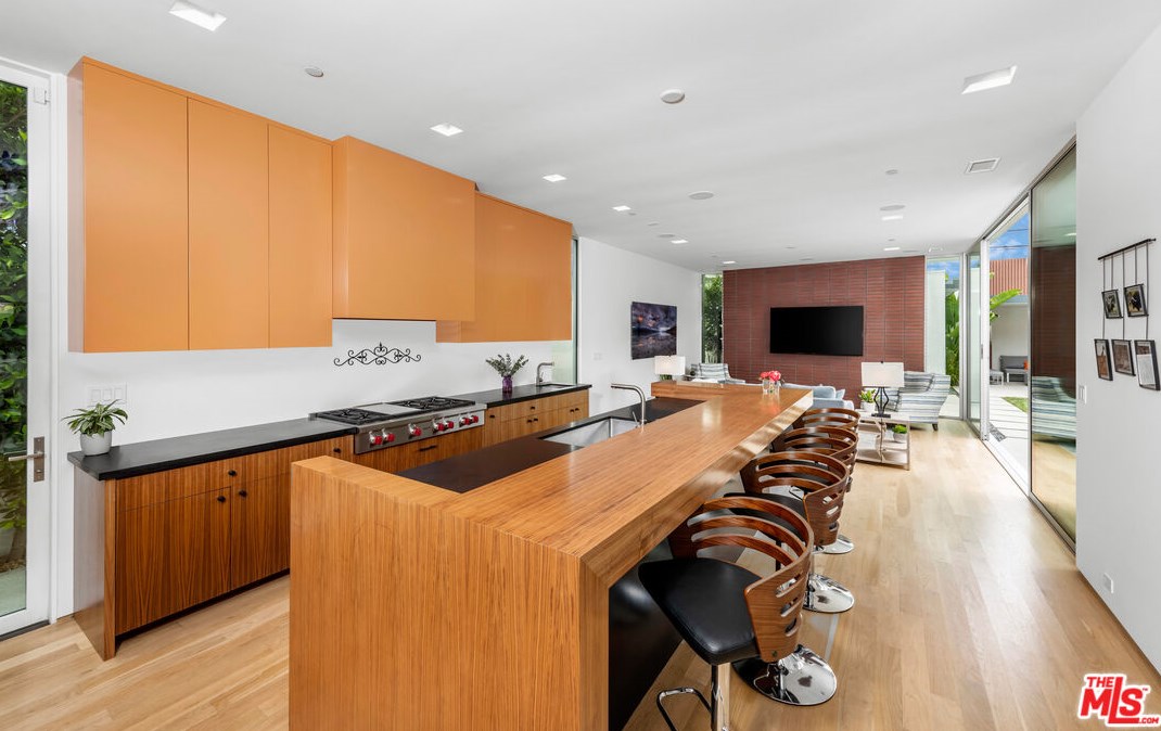 3632 Greenwood Ave, Los Angeles CA  90066-3018 exterior