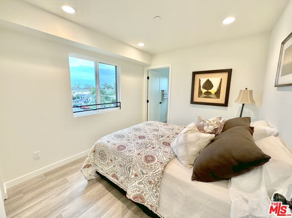 5563 Carlin St, Los Angeles CA  90016-2543 exterior
