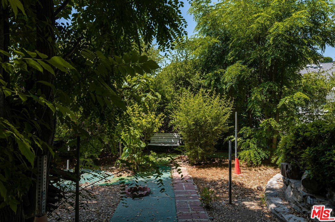 17229 Midwood Dr, San Fernando CA  91344-2453 exterior