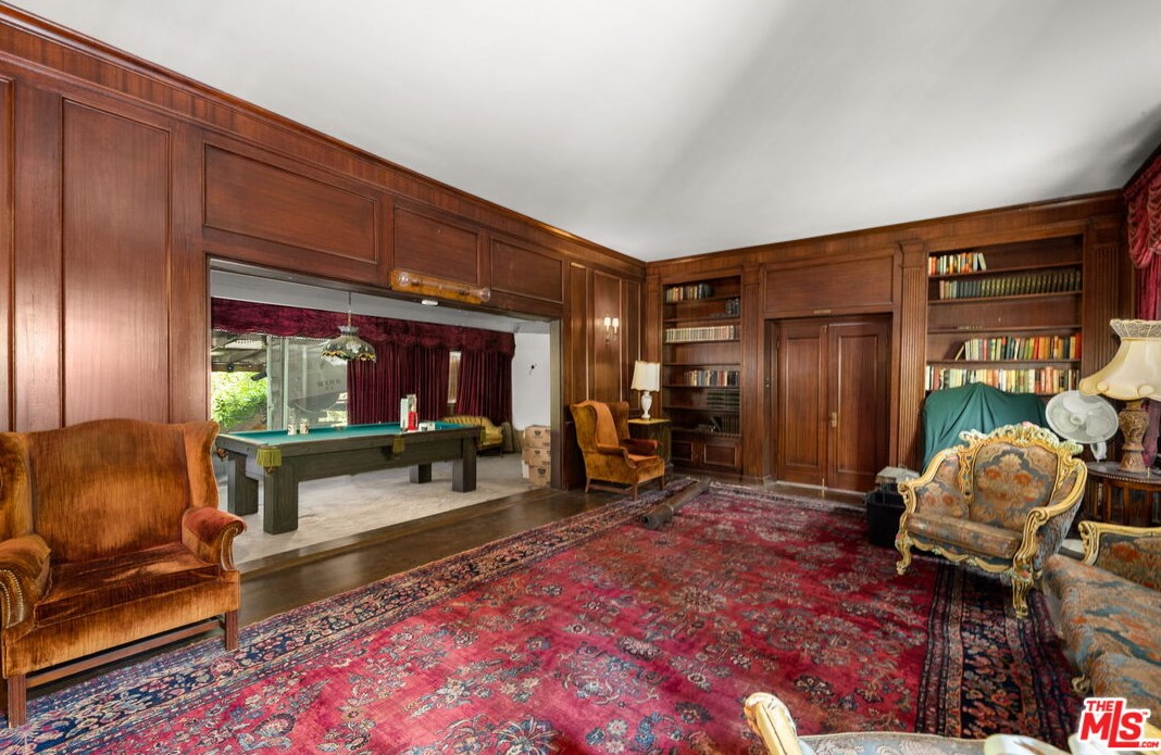 17229 Midwood Dr, San Fernando CA  91344-2453 exterior