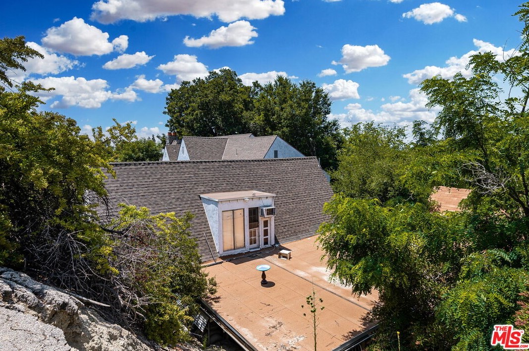 17229 Midwood Dr, San Fernando CA  91344-2453 exterior