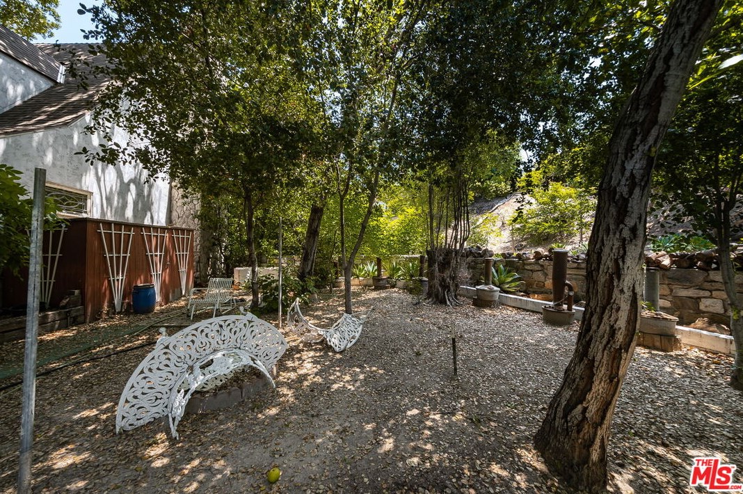 17229 Midwood Dr, San Fernando CA  91344-2453 exterior