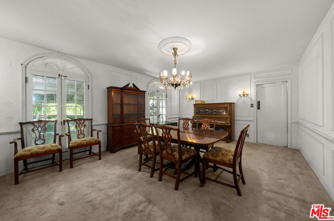 17229 Midwood Dr, San Fernando CA  91344-2453 exterior