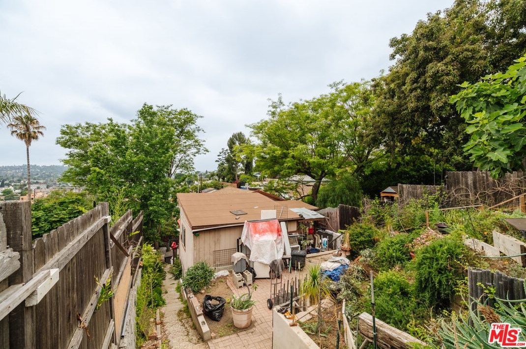 357 Marie Ave, Los Angeles CA  90042-2115 exterior