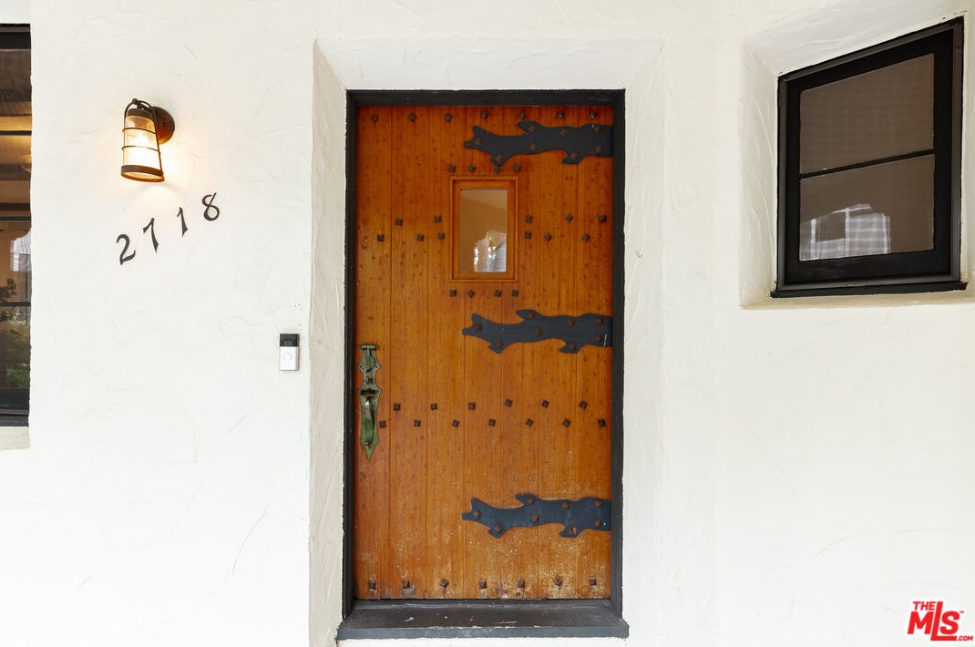 2718 Westshire Dr, Los Angeles CA  90068-1930 exterior