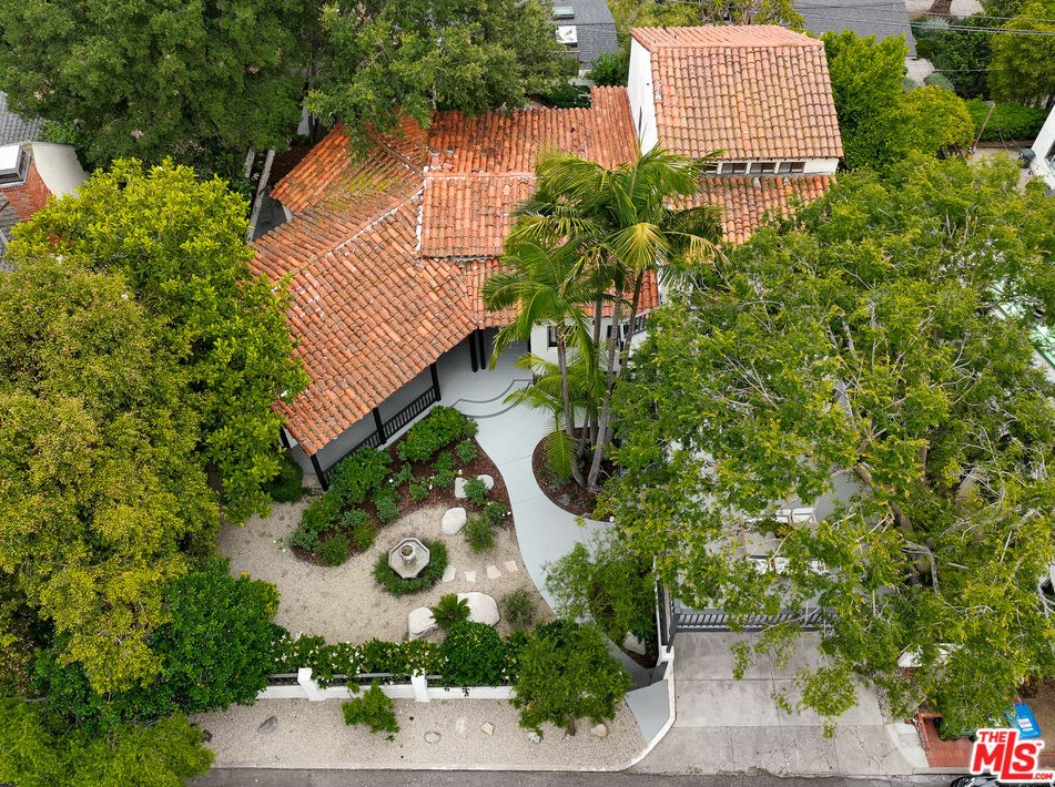 2718 Westshire Dr, Los Angeles CA  90068-1930 exterior