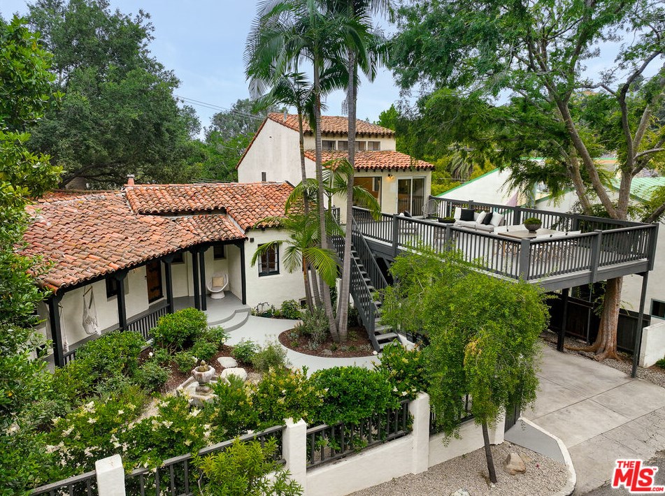 2718 Westshire Dr, Los Angeles CA  90068-1930 exterior