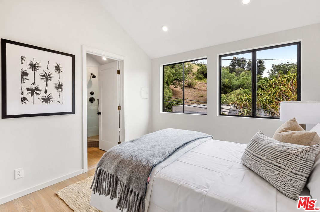 2718 Westshire Dr, Los Angeles CA  90068-1930 exterior