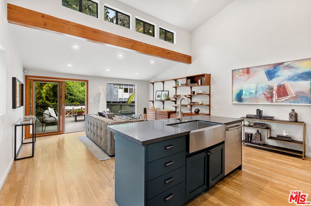2718 Westshire Dr, Los Angeles CA  90068-1930 exterior