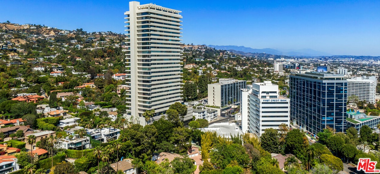 9255 Doheny Rd, Los Angeles CA  90069-3200 exterior