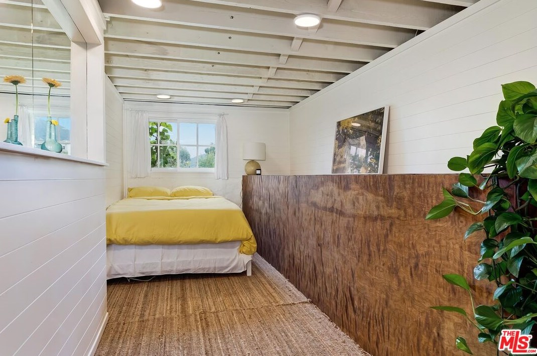 3346 Knoll Dr, Los Angeles CA  90068-1520 exterior