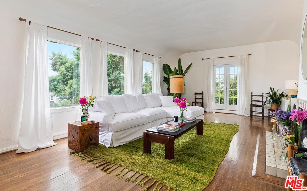 3346 Knoll Dr, Los Angeles CA  90068-1520 exterior