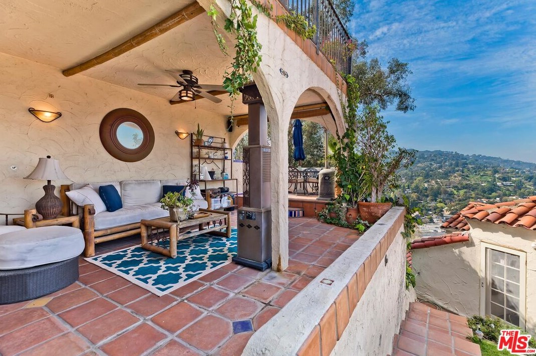 3346 Knoll Dr, Los Angeles CA  90068-1520 exterior