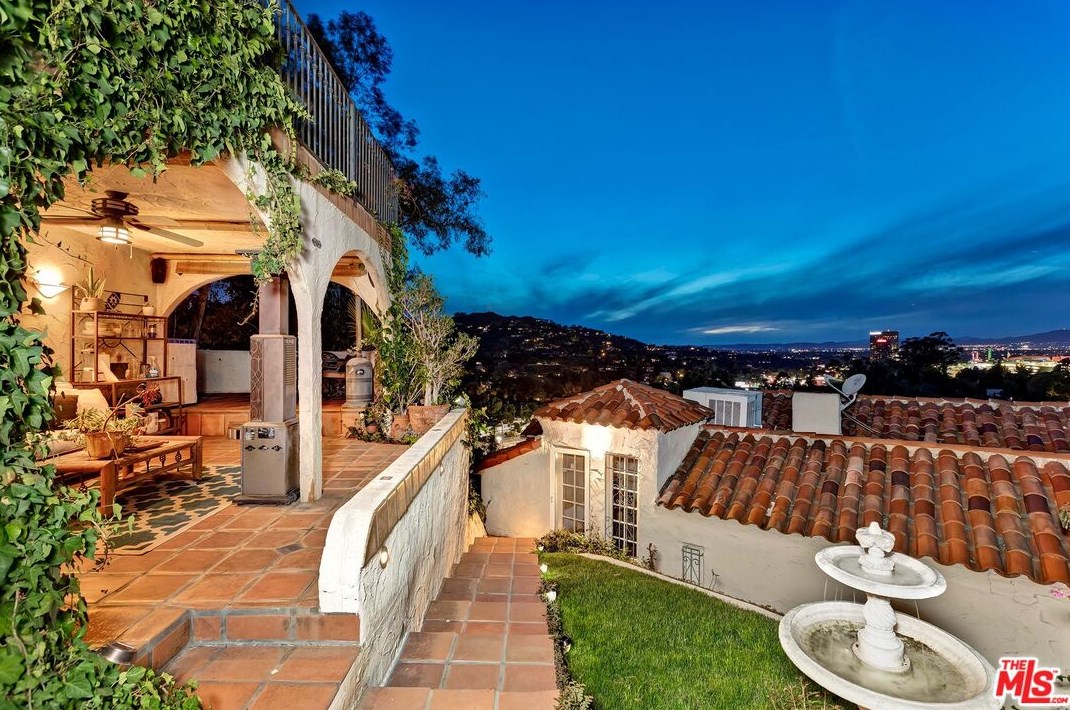 3346 Knoll Dr, Los Angeles CA  90068-1520 exterior