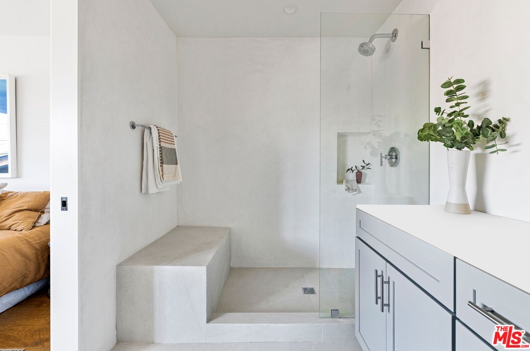 4323 Burns Ave, Los Angeles CA  90029-2804 exterior