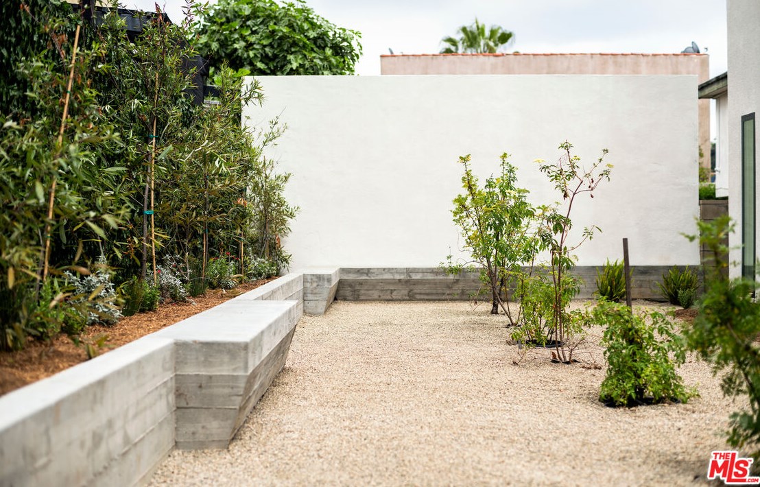 4323 Burns Ave, Los Angeles CA  90029-2804 exterior
