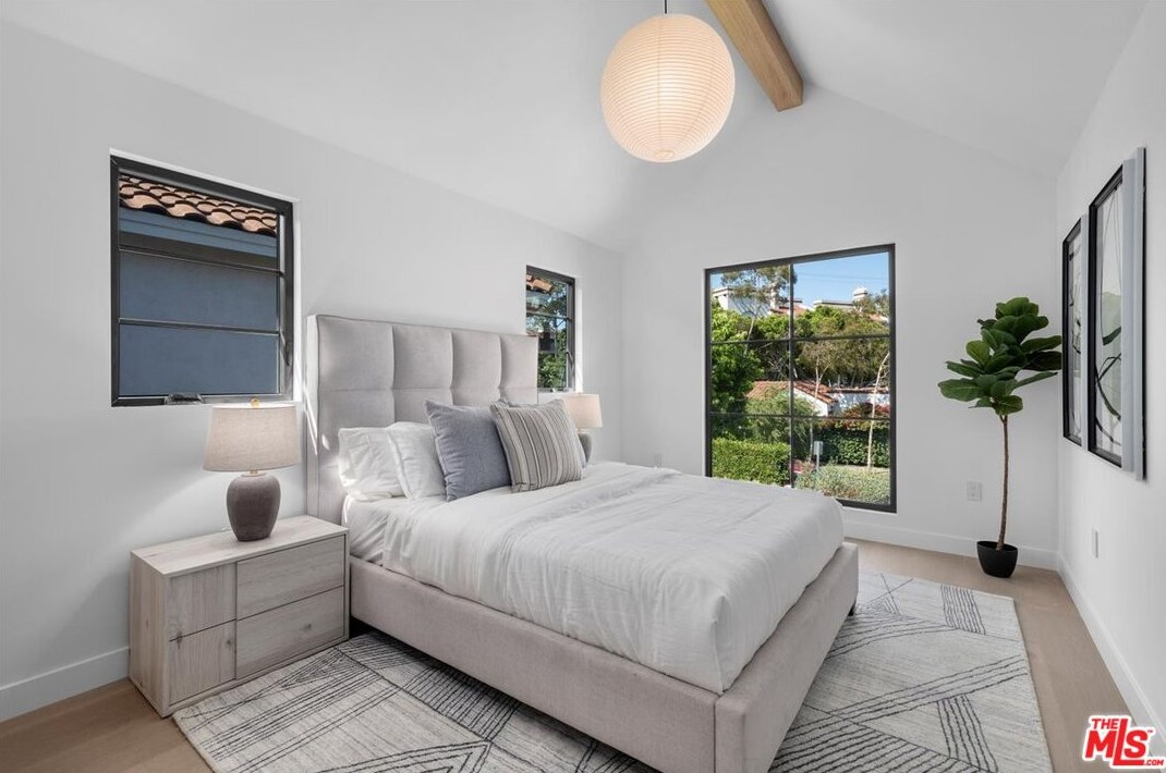 3945 Beethoven St, Los Angeles CA  90066-4144 exterior