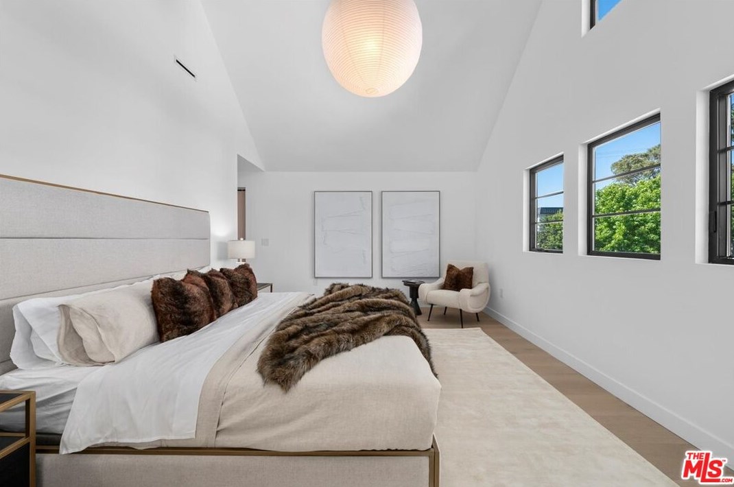 3945 Beethoven St, Los Angeles CA  90066-4144 exterior