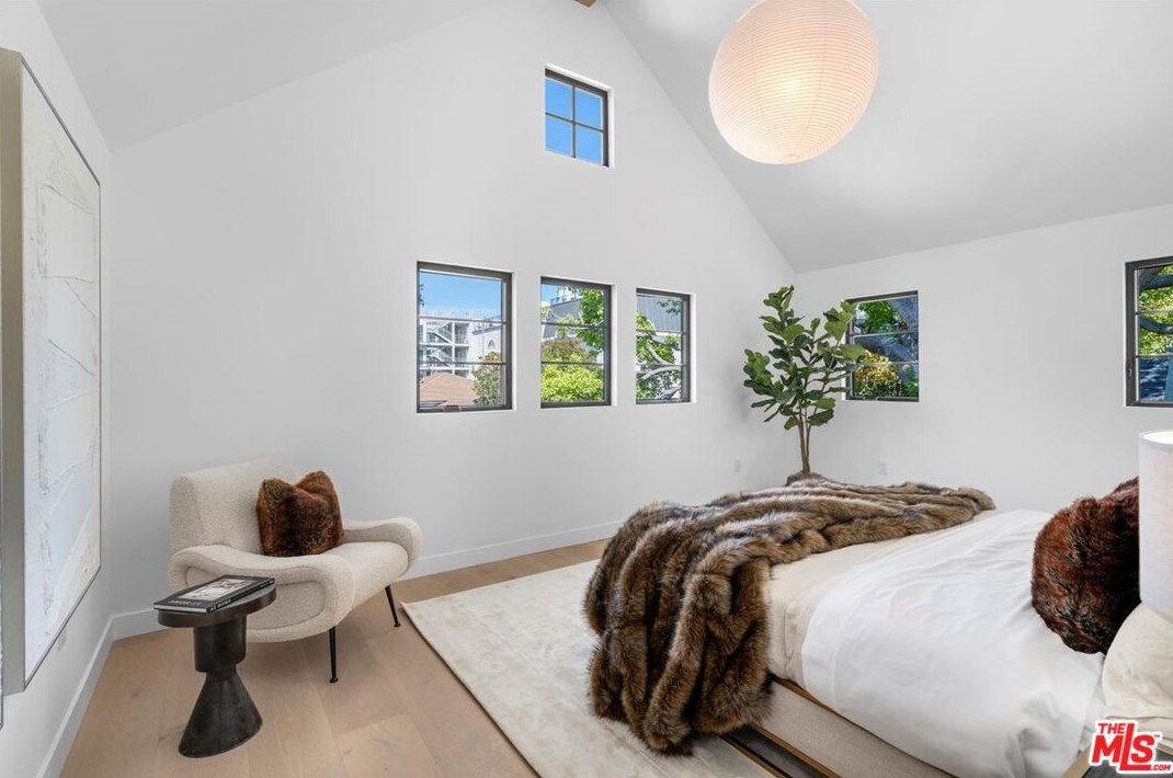 3945 Beethoven St, Los Angeles CA  90066-4144 exterior