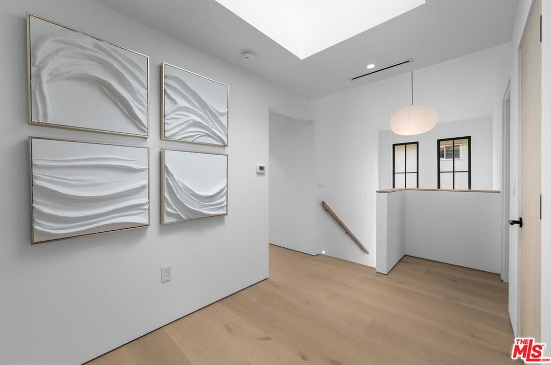 3945 Beethoven St, Los Angeles CA  90066-4144 exterior
