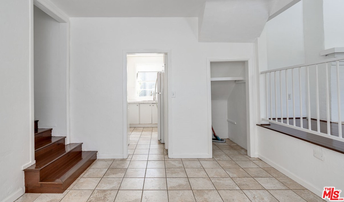 1660 Lemoyne St, Los Angeles CA  90026-2640 exterior