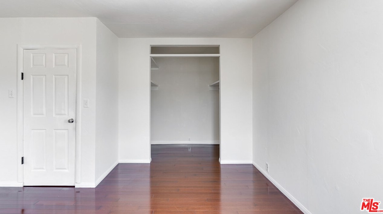 1660 Lemoyne St, Los Angeles CA  90026-2640 exterior