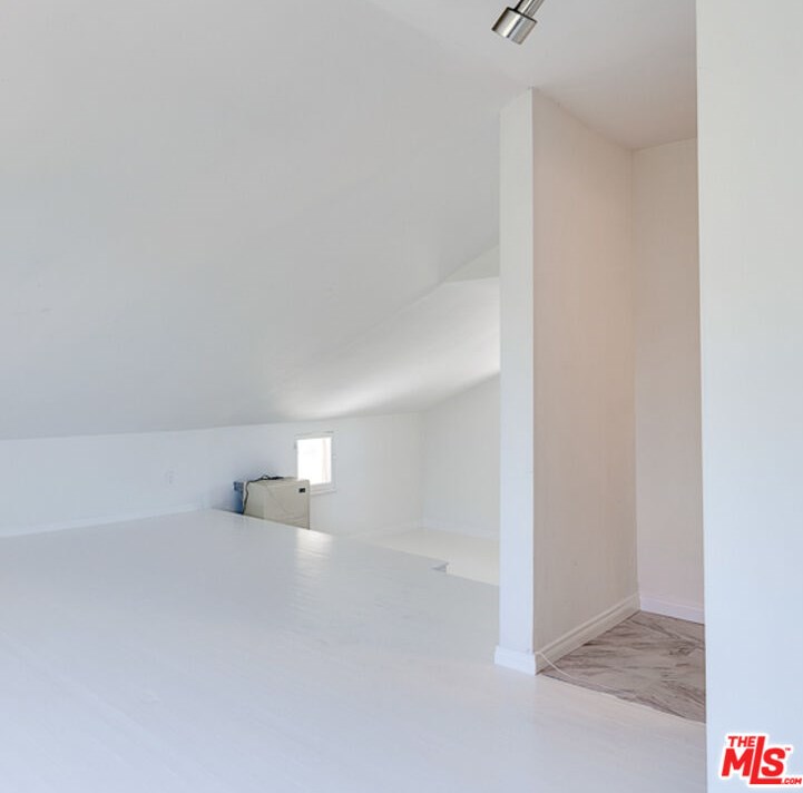 1660 Lemoyne St, Los Angeles CA  90026-2640 exterior