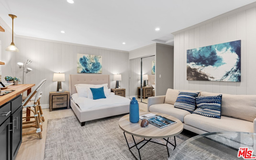 8353 Georgetown Ave, Los Angeles CA  90045-2612 exterior