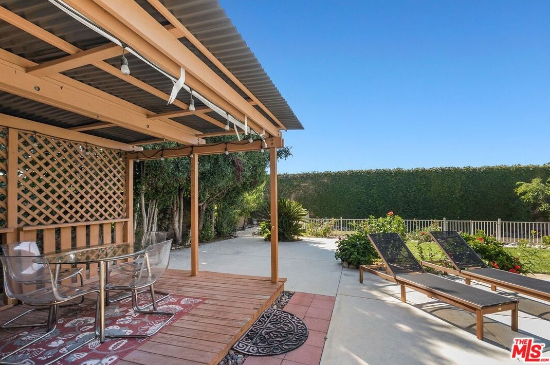 144 Blue Mountain Way, Claremont CA  91711-2824 exterior