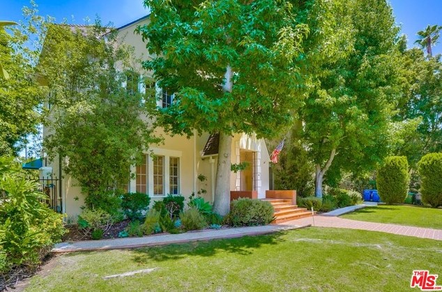 110 Rossmore Ave, Los Angeles CA  90004-3735 exterior
