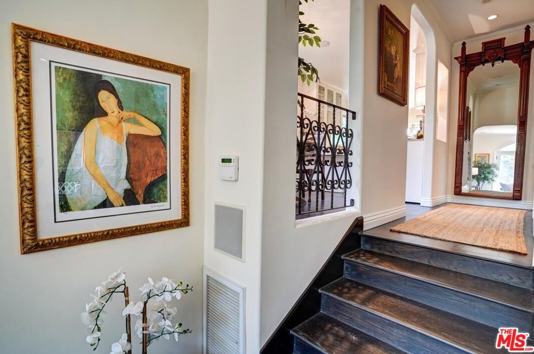 2070 Stanley Hills Dr, Los Angeles CA  90046-7752 exterior