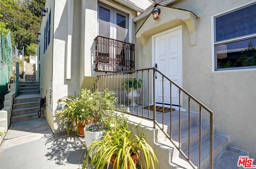2070 Stanley Hills Dr, Los Angeles CA  90046-7752 exterior