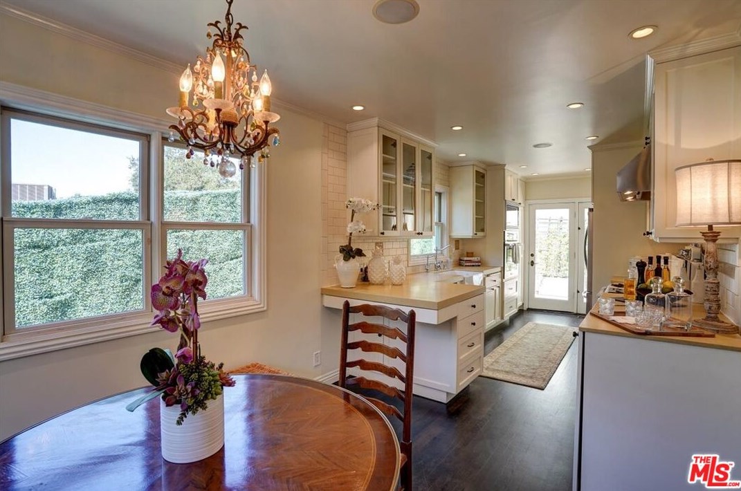 2070 Stanley Hills Dr, Los Angeles CA  90046-7752 exterior
